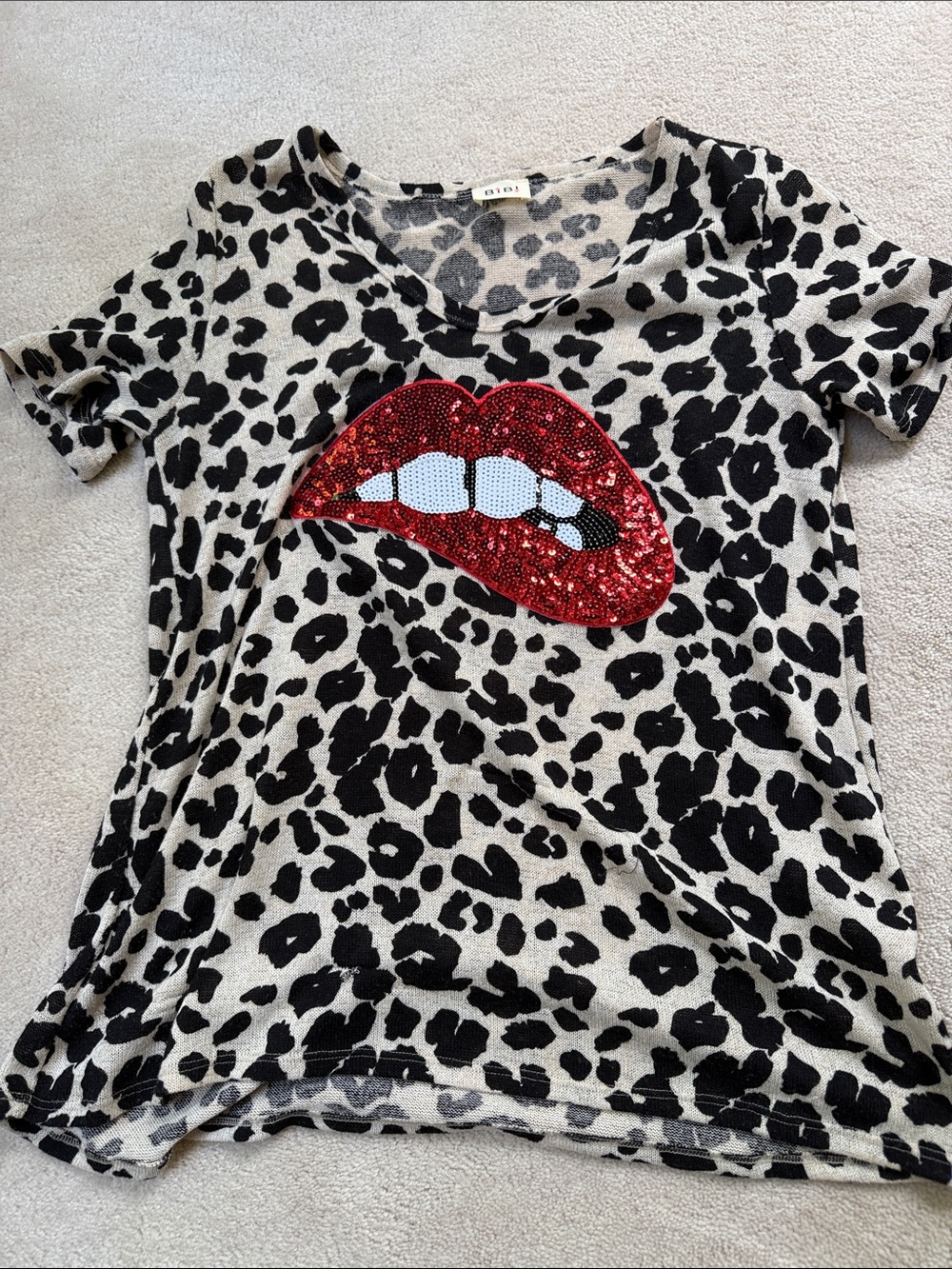 BiBi Leopard Print Short Sleeve Tee with Red Sequin Lip NWOT
